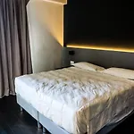 Aparthotel Venice Terminal & 4*