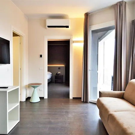 Apartahotel Venice Terminal & 4*