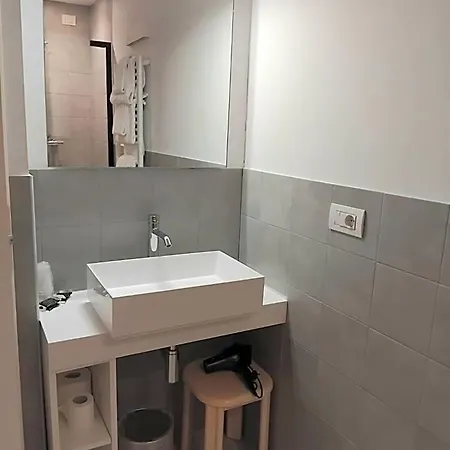Venice Terminal & 4*