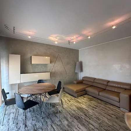 Venice Terminal & 4*