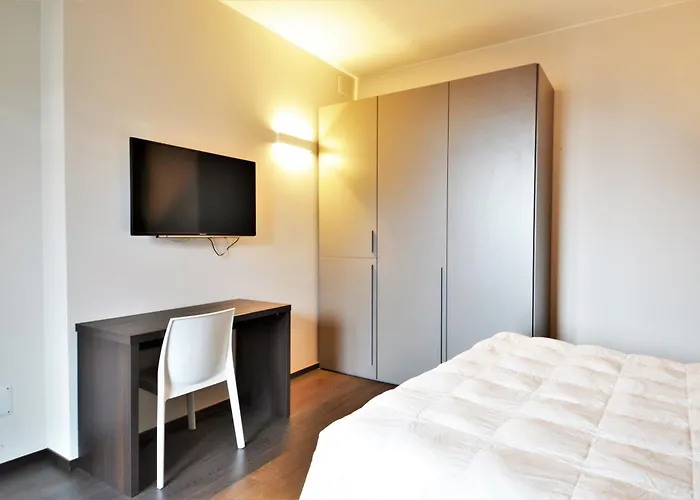 Venice Terminal & 4*