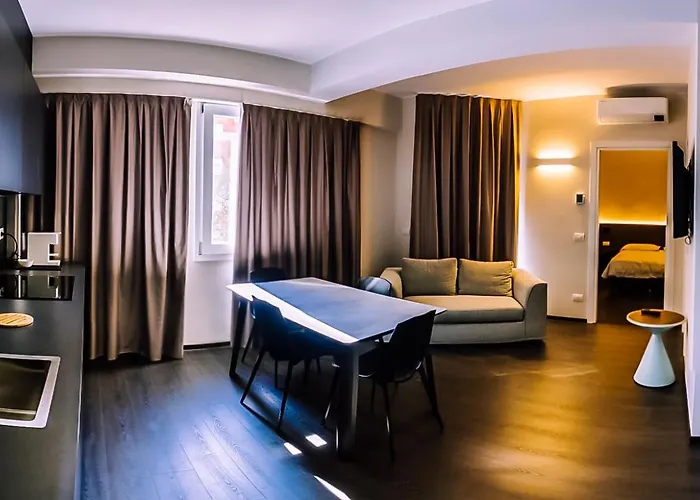 Venice Terminal & Apartahotel