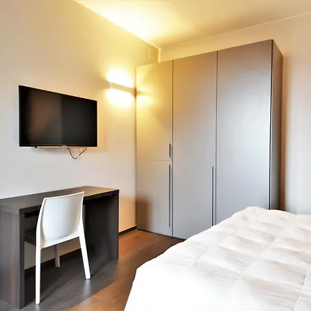 Venice Terminal & 4*